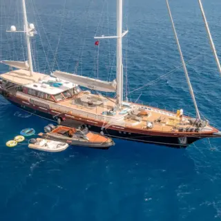 VAY - Image 1