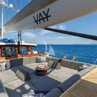 VAY - Image 4