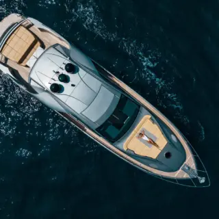 VELES Pershing 70'