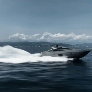 VELES Pershing 70'