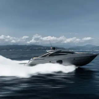 VELES Pershing 70'