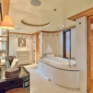 Master cabin bathroom