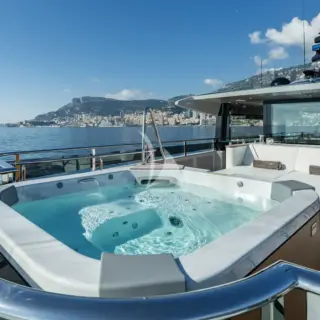 Sundeck - jacuzzi