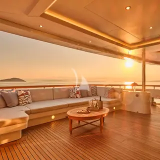 Main aft deck