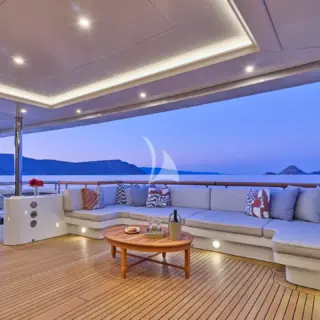 Main aft deck