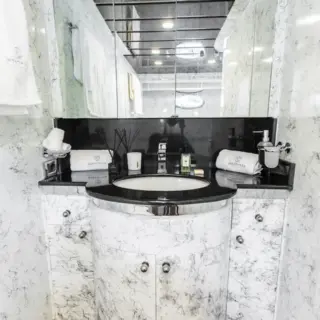 Master cabin en-suite facilities