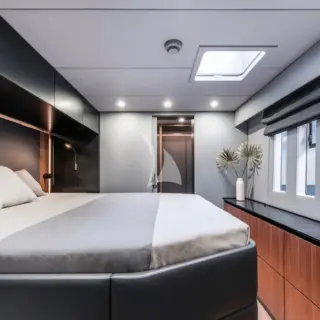 Guest cabin