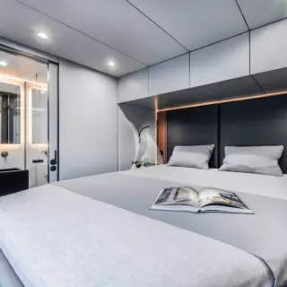 Guest cabin