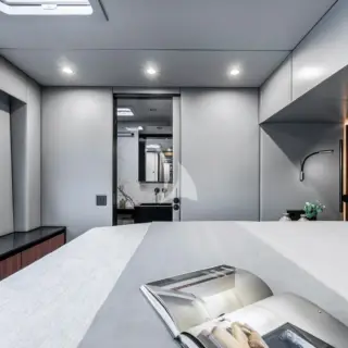 Guest cabin
