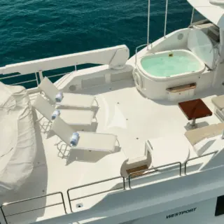 UPPERDECK JACUZZI