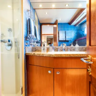 STATEROOM HEAD