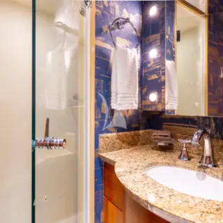 STATEROOM HEAD
