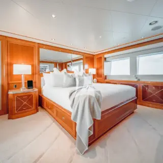 SECOND LOVE - Master stateroom 
