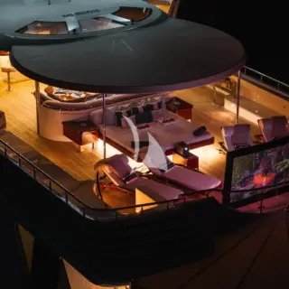 SECOND LOVE - Sun deck outdoor cinema