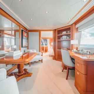 SECOND LOVE - Master stateroom office