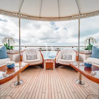 SECOND LOVE - Main deck aft