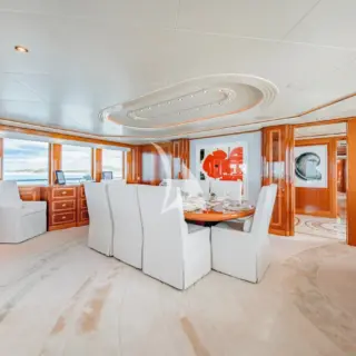 SECOND LOVE - Main salon