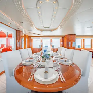 SECOND LOVE - Main salon