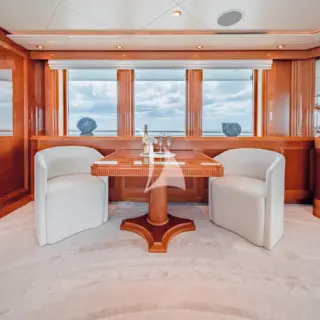 SECOND LOVE - Main salon