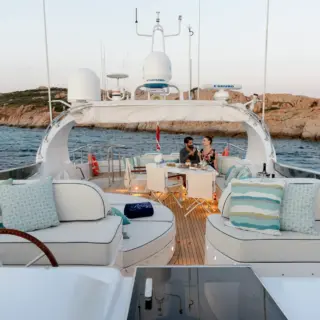 Flybridge view detail