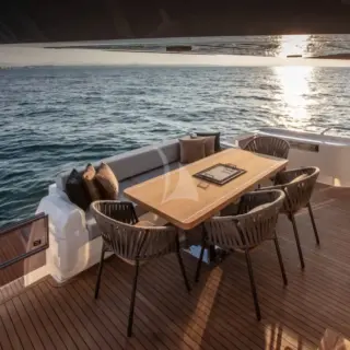 Aftdeck dining - sistership