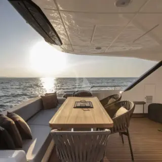 Aftdeck dining - sistership