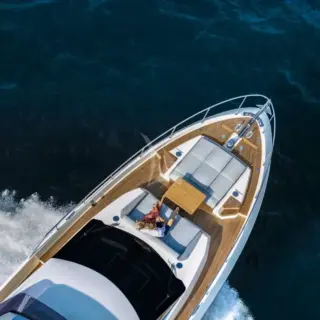 Foredeck launge area - sistership