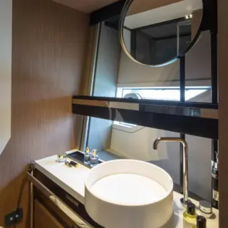 Ensuite - sistership
