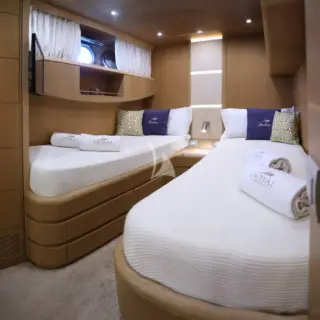 Dubai Twin Cabin