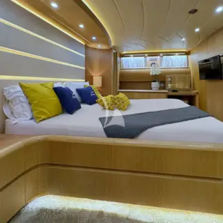 Dubai Ownr 's Cabin