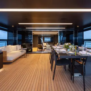 Bridge deck aft dining