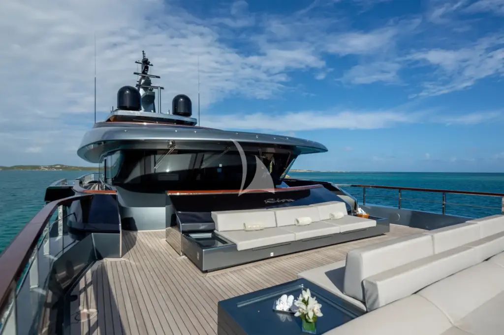 FIFTY - Forward seating area and sunpad