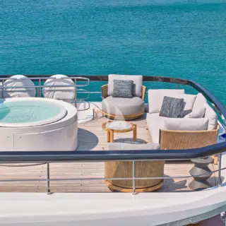 Sundeck Aft Aerial