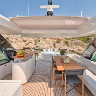 Sundeck dining area