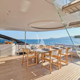 Upper Deck Dining