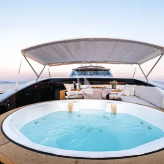 Jacuzzi forward