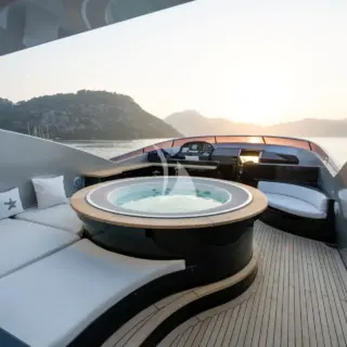 Jacuzzi on sundeck