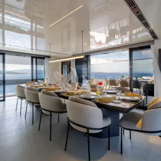 Main Deck - Dining Area