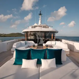 XWAVE - Bridge deck forward seating and lounging area