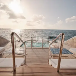 XWAVE - Beach club - seating area
