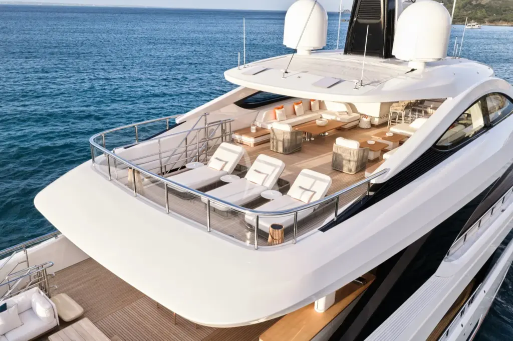 XWAVE - Sun deck aft view