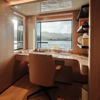 XWAVE - Master cabin office