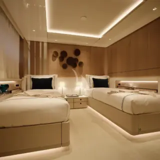 XWAVE - Lower deck double/twin convertible cabin