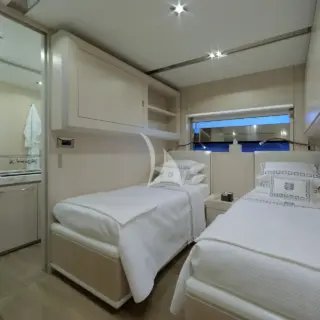 Twin suite