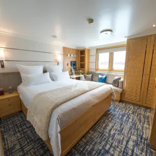 Standard cabin- King configuration