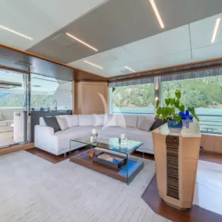 Lounge in Main Salon