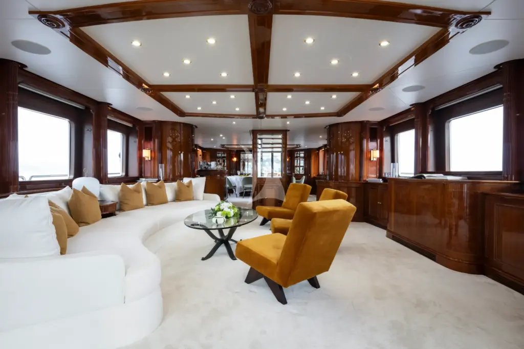 LOULOU - New furniture in the main salon 