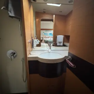 KALINDA - Master bathroom