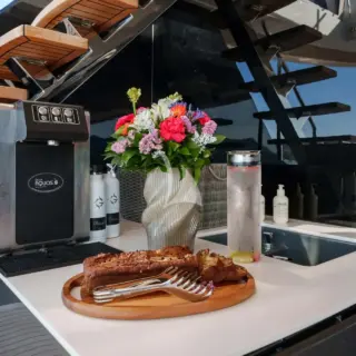 GRAYA - guest water fountain station