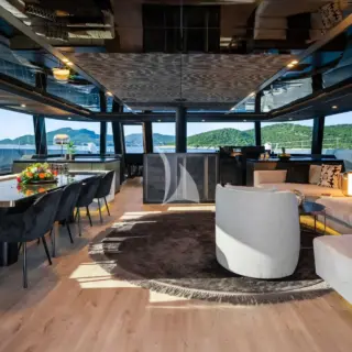 GRAYA - main saloon